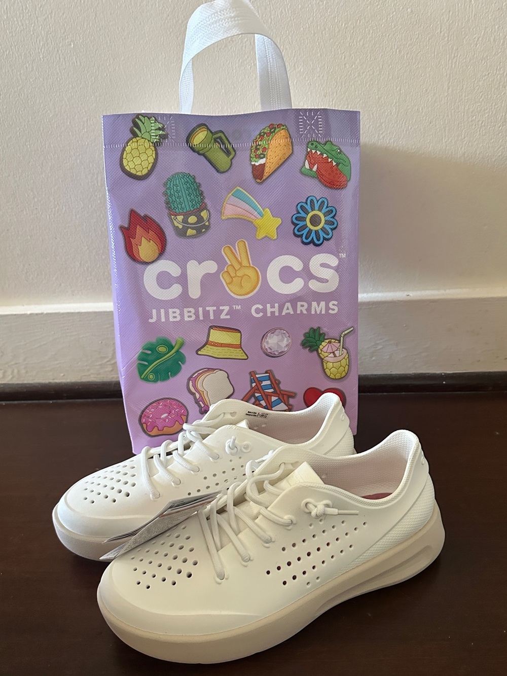 NWT Crocs Women’s 8 white inMotion LiteRide Pacer